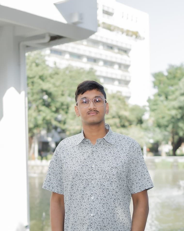 Portrait of Lucky Agarwal